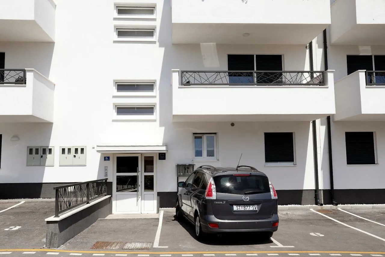Apartment Little Marijeta Trogir