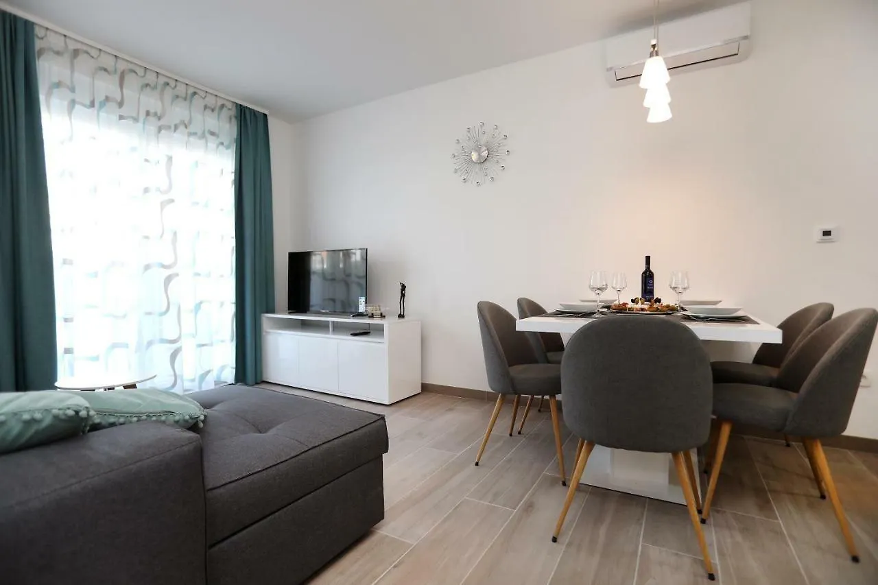 Apartment Little Marijeta Trogir 0*,