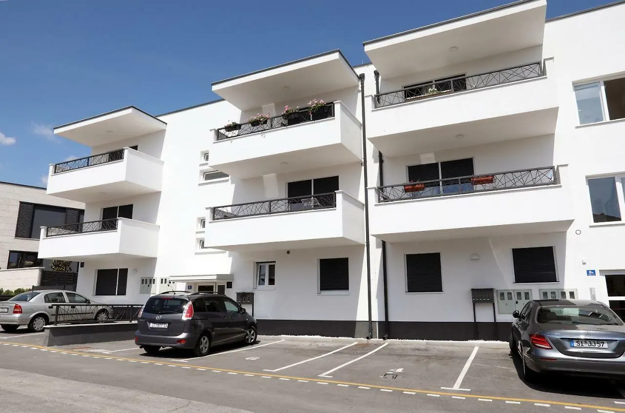 Apartment Little Marijeta Trogir