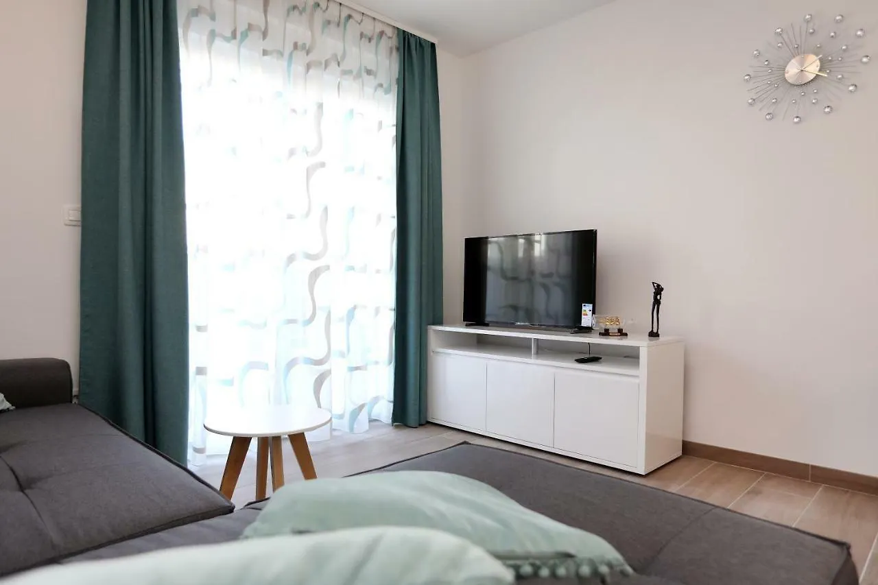 Apartment Little Marijeta Trogir