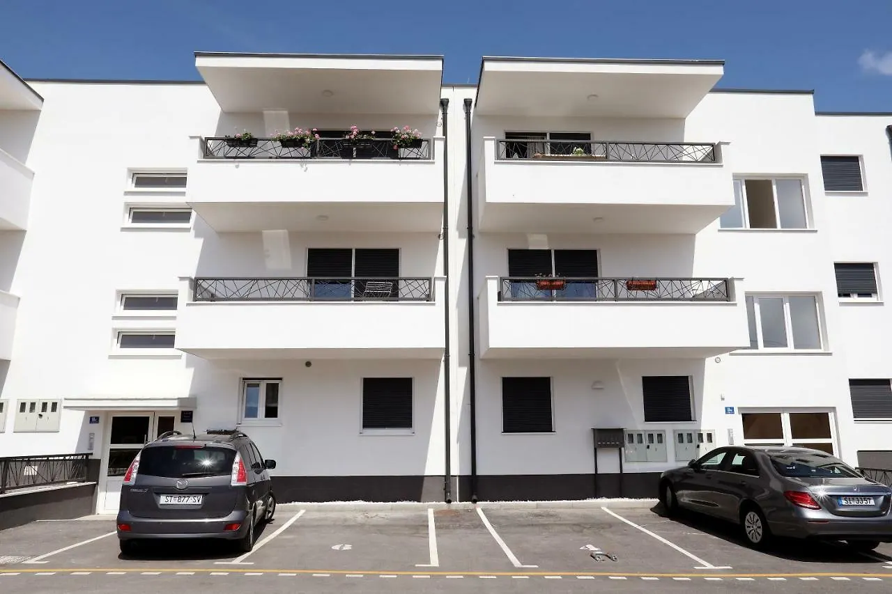 Apartment Little Marijeta Trogir