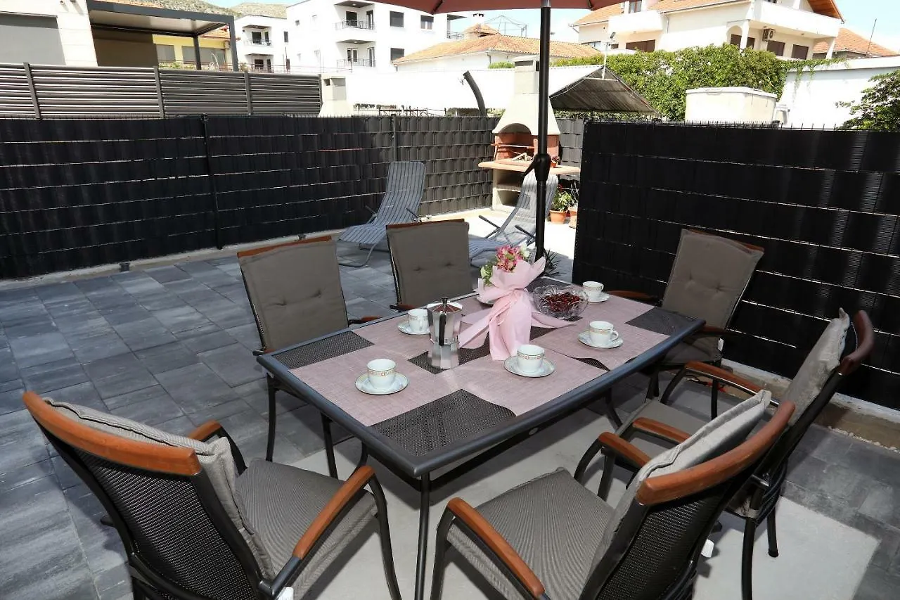Apartment Little Marijeta Trogir