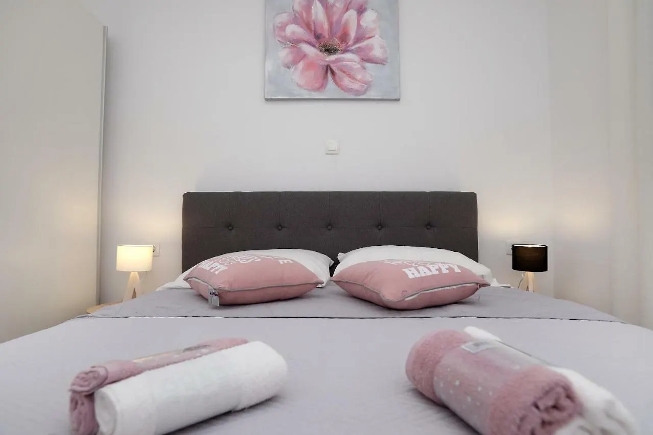 Apartment Little Marijeta Trogir 0*,